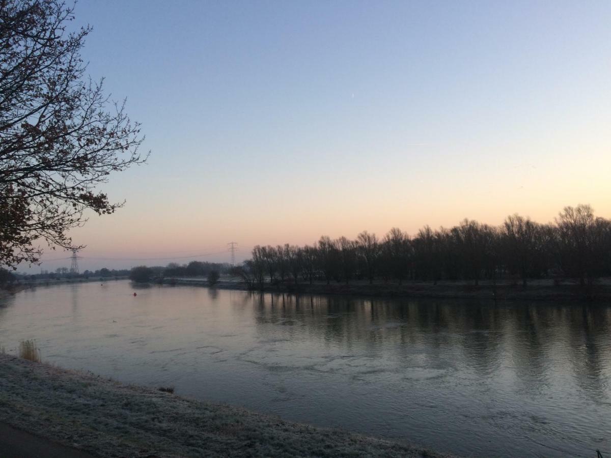 Thuiskomen, Genieten Aan Het Water Maaseik Exterior foto